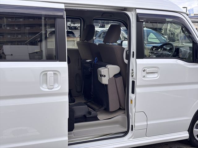 エブリイワゴン スロープ リアシート付 電動オートステップ ４ＷＤ