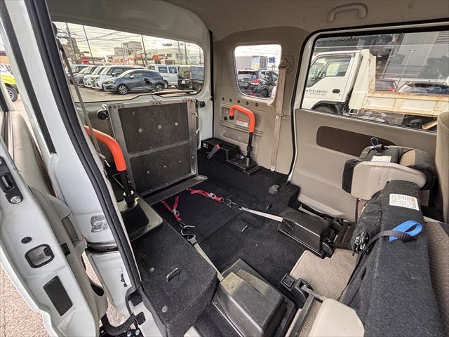 エブリイワゴン スロープ リアシート付 電動オートステップ ４ＷＤ