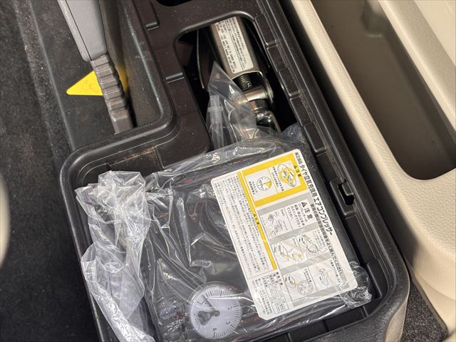 エブリイワゴン スロープ リアシート付 電動オートステップ ４ＷＤ