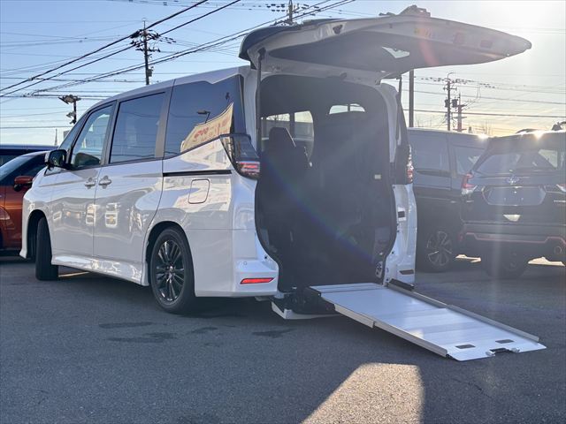 ヴォクシー S-G タイプ1 スロープ 車いす2名