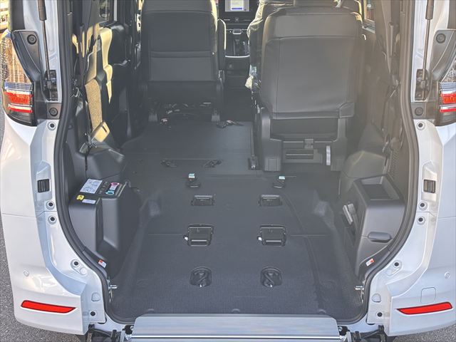 ヴォクシー S-G タイプ1 スロープ 車いす2名