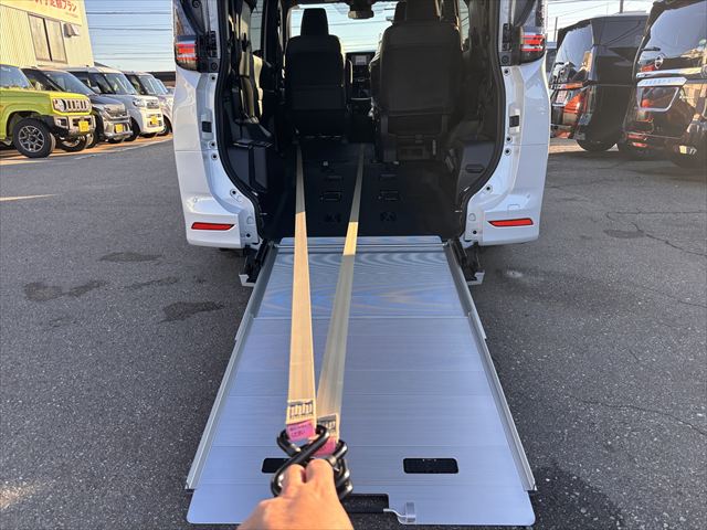 ヴォクシー S-G タイプ1 スロープ 車いす2名