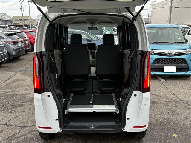 N-BOX スロープ 4WD