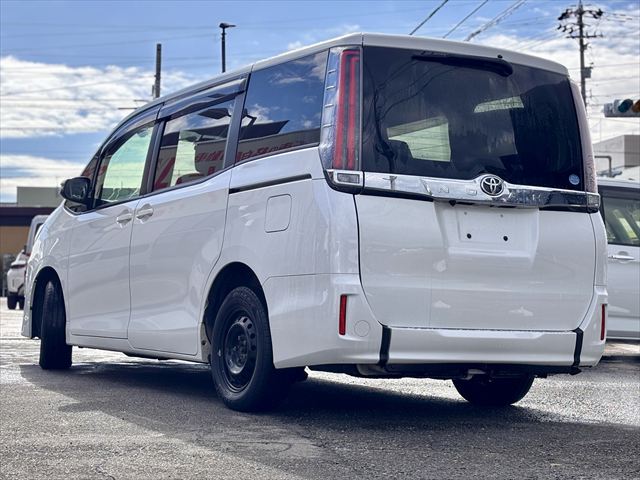 ノア Ｘ スロープ タイプ1 車いす2名 4WD