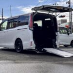 ノア Ｘ スロープ タイプ1 車いす2名 4WD