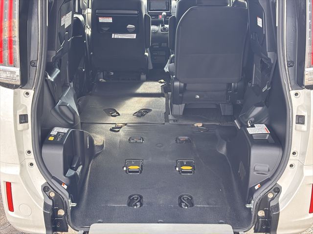 ノア Ｘ スロープ タイプ1 車いす2名 4WD