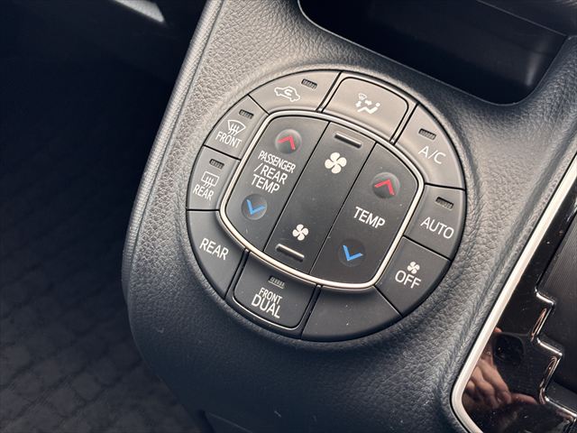 ノア Ｘ スロープ タイプ1 車いす2名 4WD