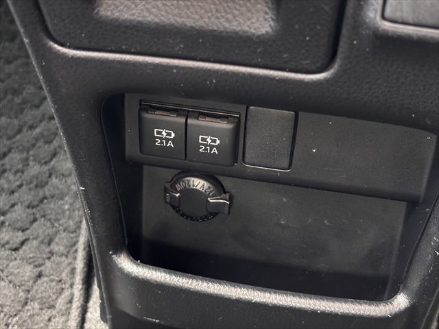 ノア Ｘ スロープ タイプ1 車いす2名 4WD