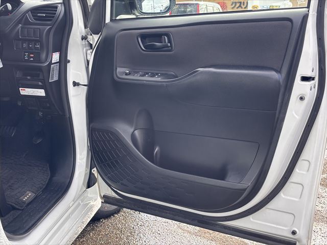 ノア Ｘ スロープ タイプ1 車いす2名 4WD