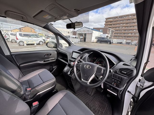 ノア Ｘ スロープ タイプ1 車いす2名 4WD