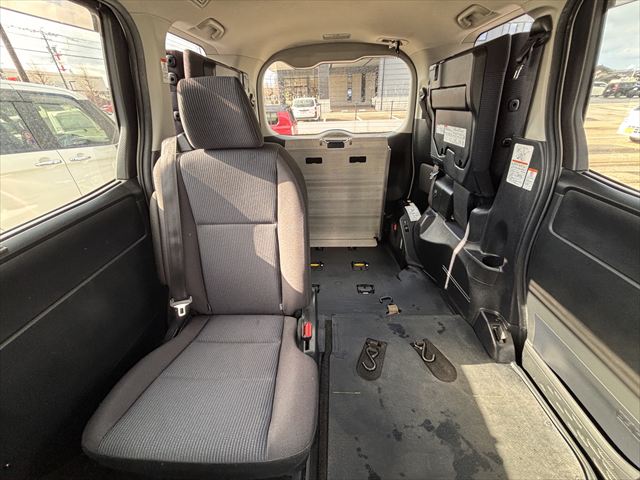 ノア Ｘ スロープ タイプ1 車いす2名 4WD