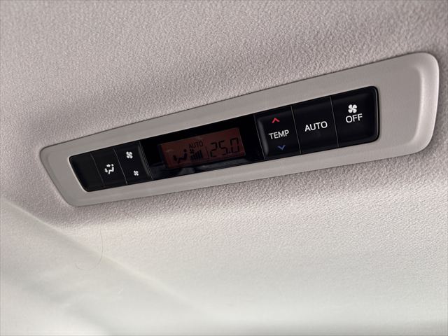 ノア Ｘ スロープ タイプ1 車いす2名 4WD