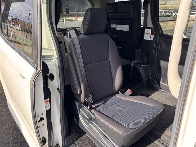 ノア Ｘ スロープ タイプ1 車いす2名 4WD