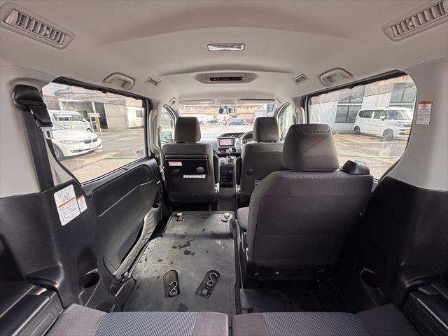 ノア Ｘ スロープ タイプ1 車いす2名 4WD