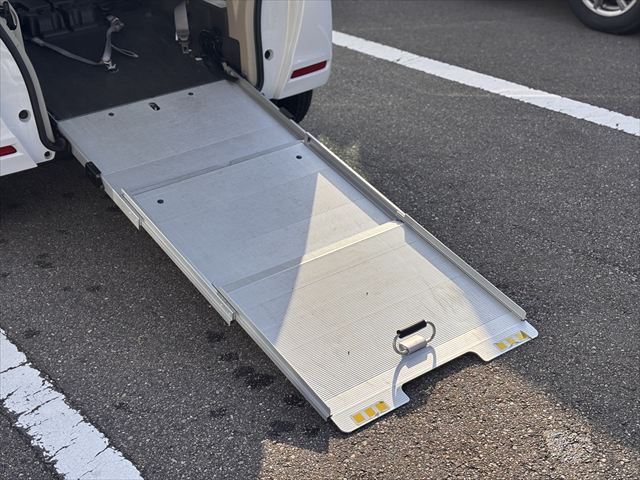 N BOX G スロープホンダセンシング 4WD