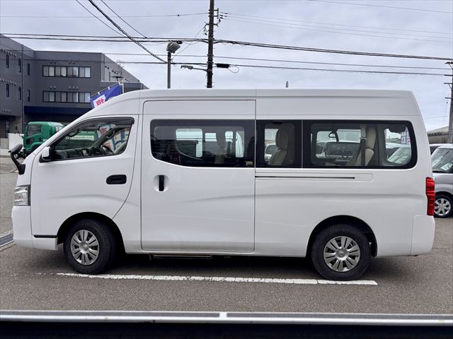 準備中 NV350キャラバン リフト 4WD