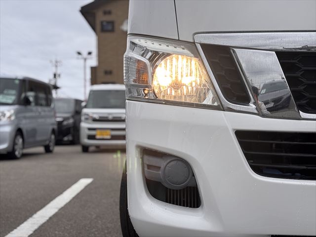 準備中 NV350キャラバン リフト 4WD