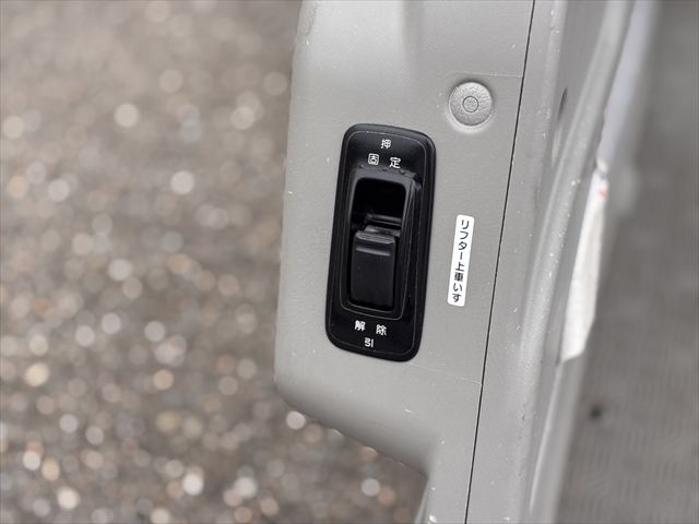 準備中 NV350キャラバン リフト 4WD