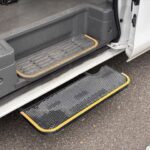 準備中 NV350キャラバン リフト 4WD