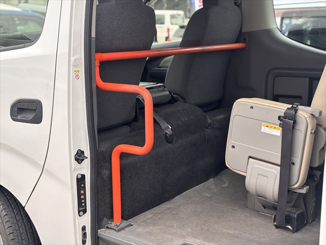 準備中 NV350キャラバン リフト 4WD