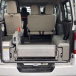 準備中 NV350キャラバン リフト 4WD