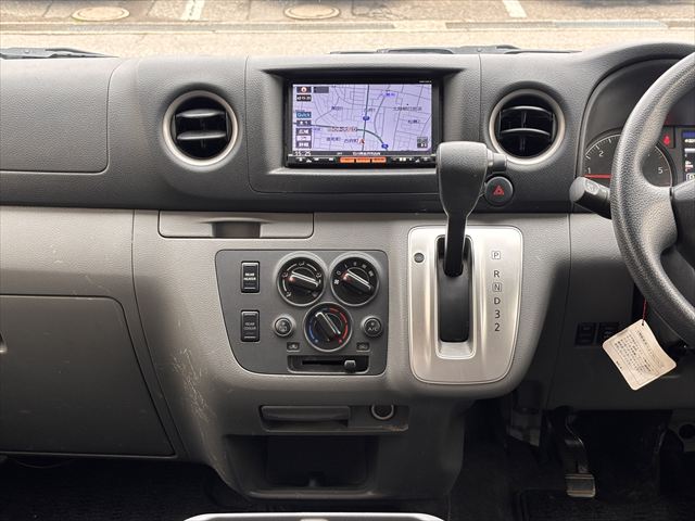 準備中 NV350キャラバン リフト 4WD