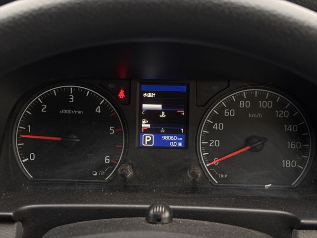 準備中 NV350キャラバン リフト 4WD