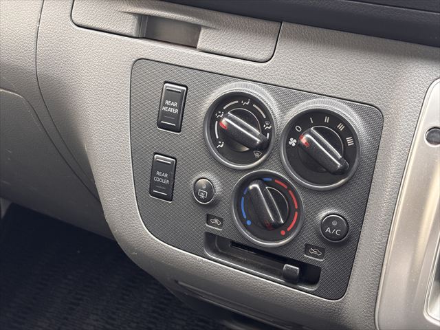 準備中 NV350キャラバン リフト 4WD