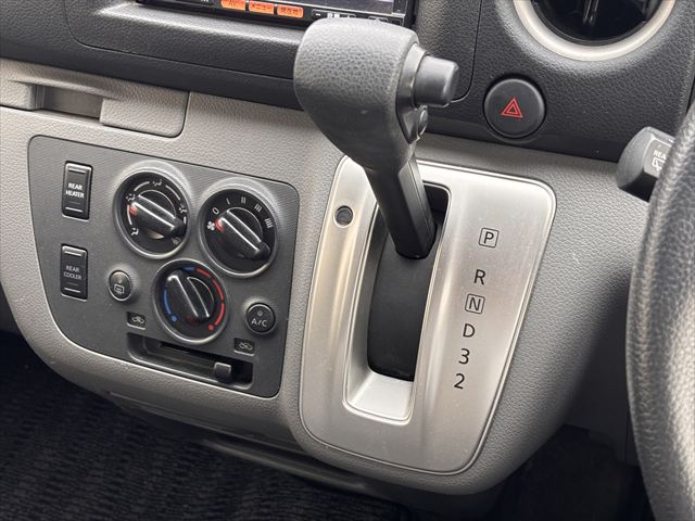 準備中 NV350キャラバン リフト 4WD