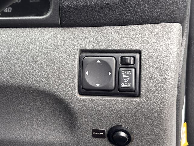 準備中 NV350キャラバン リフト 4WD