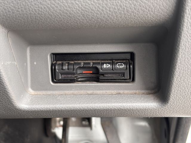 準備中 NV350キャラバン リフト 4WD