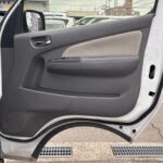 準備中 NV350キャラバン リフト 4WD