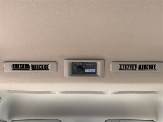 準備中 NV350キャラバン リフト 4WD