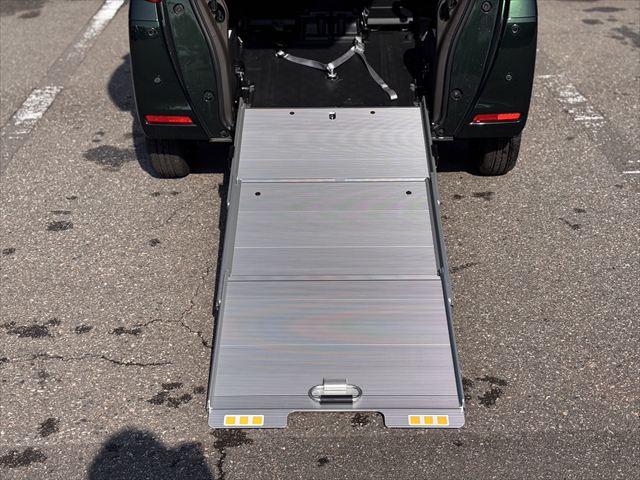 NBOX G スロープ 4WD