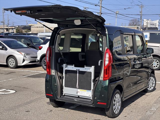 NBOX G スロープ 4WD