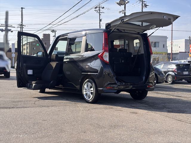 ルーミー X 4WD 助手席リフトアップ