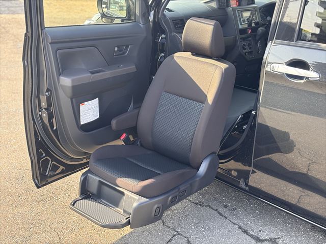 ルーミー X 4WD 助手席リフトアップ