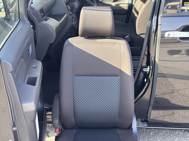 ルーミー X 4WD 助手席リフトアップ