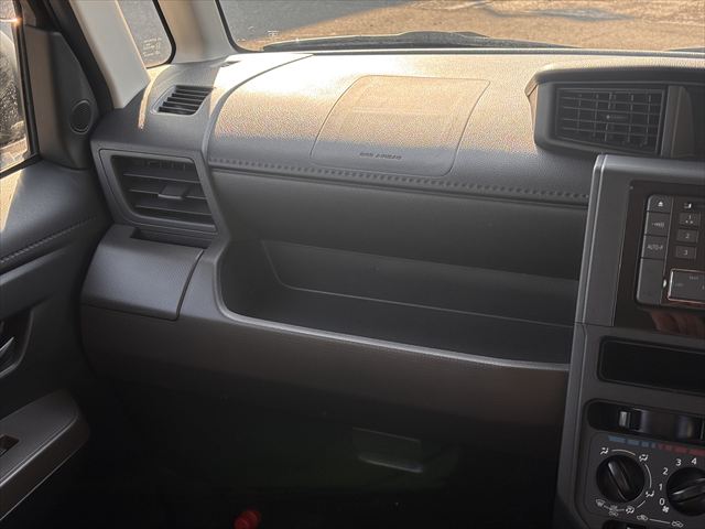 ルーミー X 4WD 助手席リフトアップ