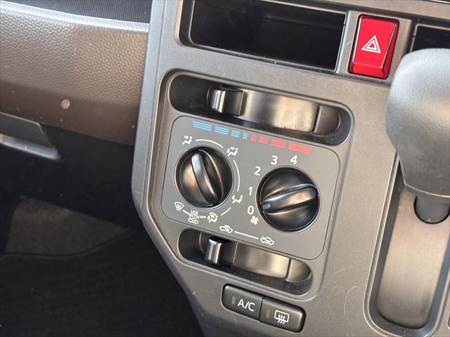 ルーミー X 4WD 助手席リフトアップ