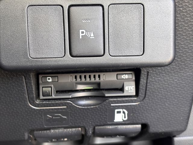 ルーミー X 4WD 助手席リフトアップ