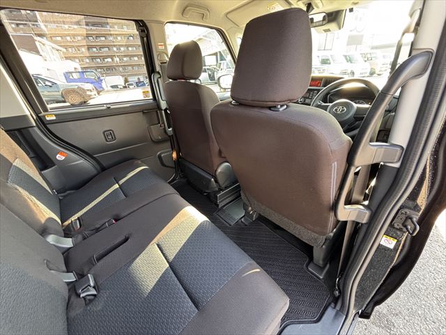 ルーミー X 4WD 助手席リフトアップ