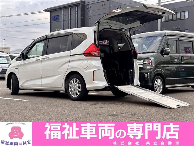 フリード＋ハイブリッド　ハイブリッドG