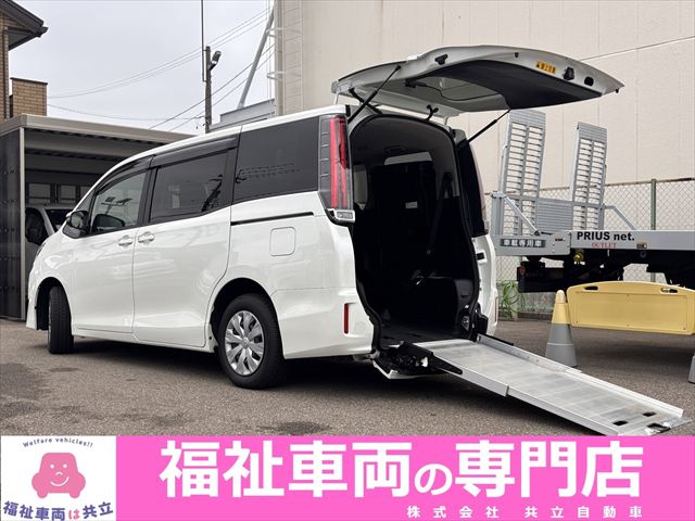 ノア X タイプ1 車いす2名 4WD