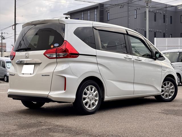 フリード＋ハイブリッド　ハイブリッドG