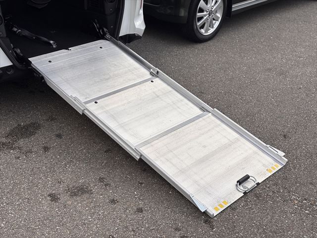 フリード＋ハイブリッド　ハイブリッドG