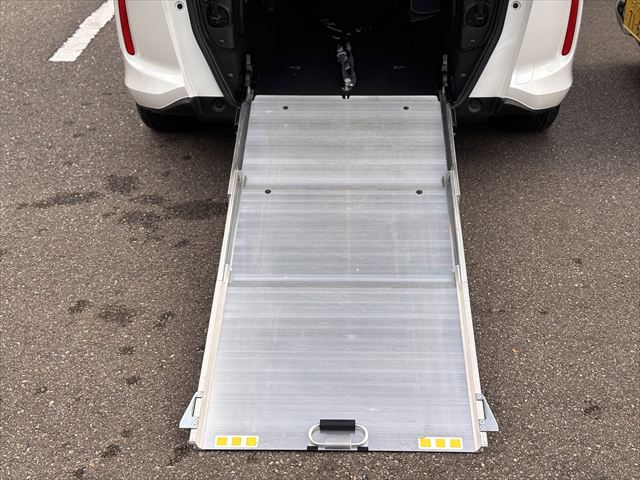 フリード＋ハイブリッド　ハイブリッドG