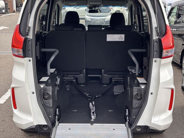 フリード＋ハイブリッド　ハイブリッドG