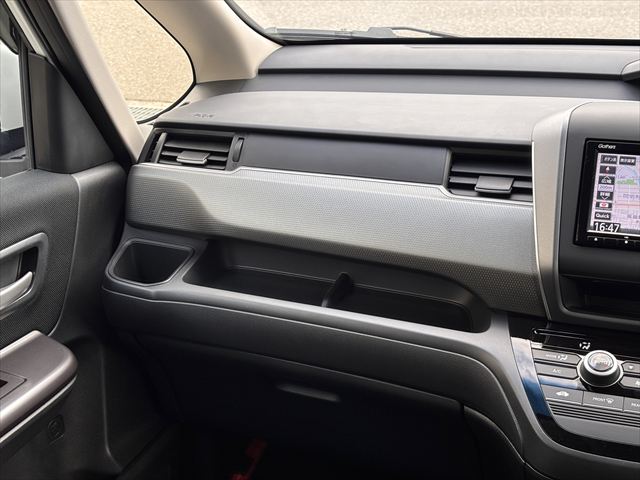 フリード＋ハイブリッド　ハイブリッドG