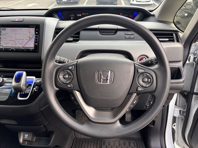 フリード＋ハイブリッド　ハイブリッドG